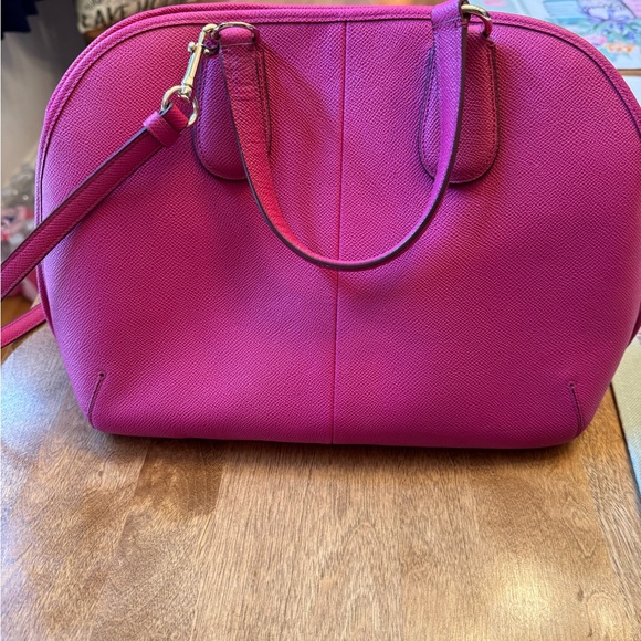 Coach Pink Leather Shoulder Bag with Gold Accents - Picture 3 of 7